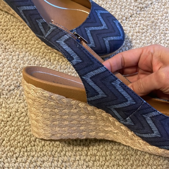 Vionic Espadrilles Shoes Coralina Slingback Closed Toe Wedges Chevron Women’s 9 - Picture 15 of 16